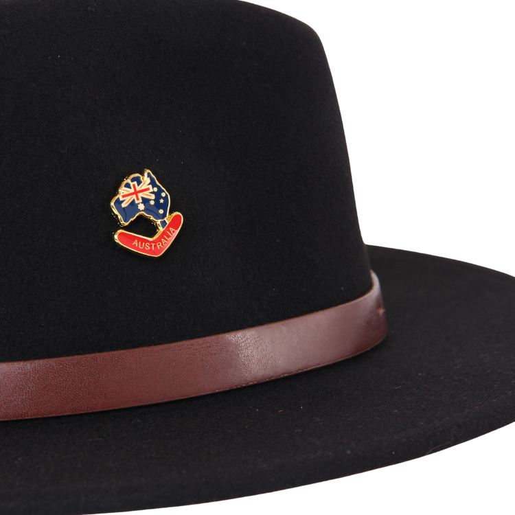Boomerang_Hat_Pin_-_RedBlue_750px_1.png